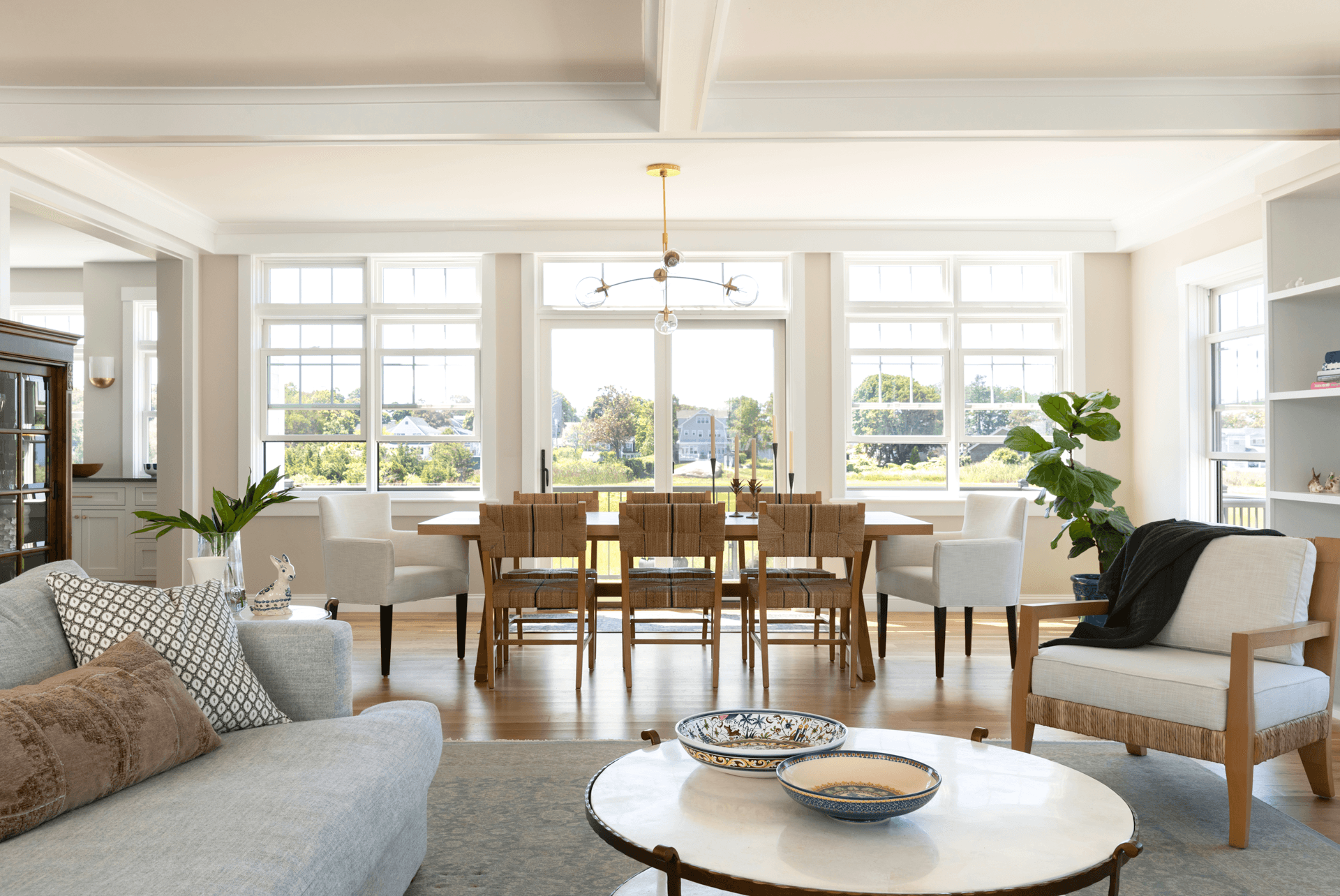 marvin-elevate-double-hung-window-elevate-slidingfrenchdoor-10-diningroom-glades.png